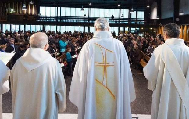 ۱۱ اسقف فرانسوی به خشونت جنسی متهم شدند