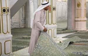 فرش‌های مسجد النبی(ص) تعویض شد