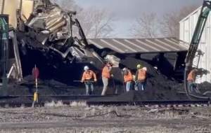 واژگونی قطار حامل زغال سنگ در آمریکا