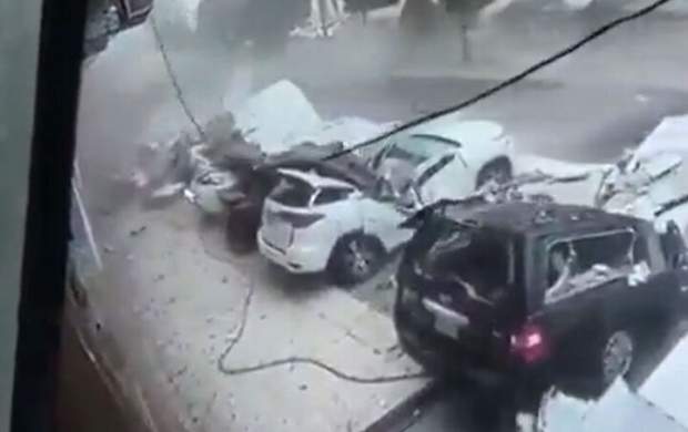 فیلم/ خودروهای شاسی بلند زیر آوار زلزله