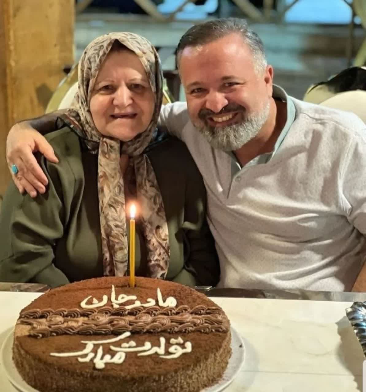 عکس بازیگر نون.خ در کنار مادرش | جهان نيوز