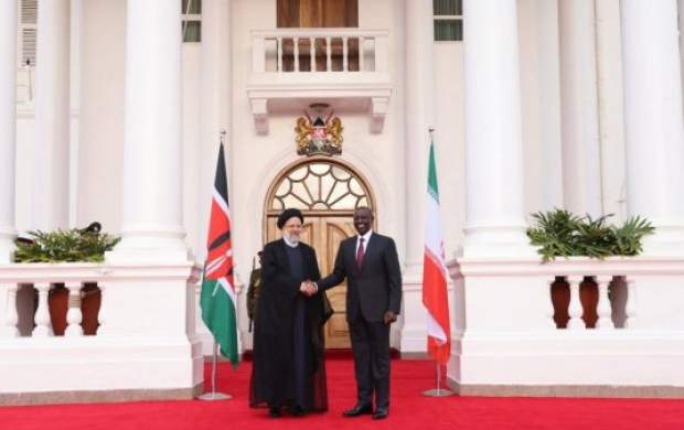 استقبال رسمی رئیس جمهور کنیا از آیت الله رئیسی/ شلیک ۲۱ توپ به افتخار رئیس جمهور و هیئت ایرانی +فیلم و تصاویر