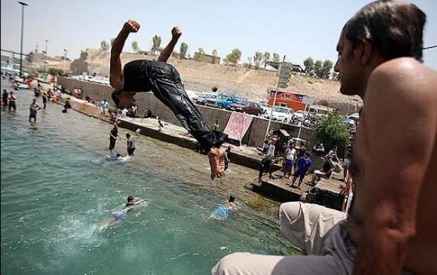 تصاویر هیجان انگیز از شنای خوزستانی‌ها