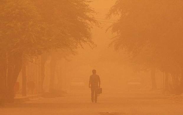شدت گرد و غبار در خیابان منتهی به حرم رضوی