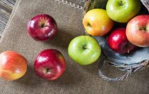 خوردن روزانه سیب ما را از پزشک بی‌نیاز می‌کند؟