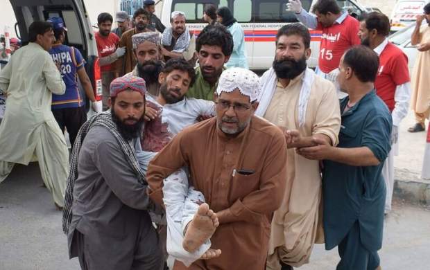 کشته‌شدگان حمله انتحاری پاکستان به ۵۲ نفر رسید