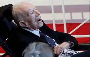 وضعیت عجیب کارتر در یک مراسم +تصاویر  <img src="https://cdn.jahannews.com/images/picture_icon.png" width="16" height="16" border="0" align="top">