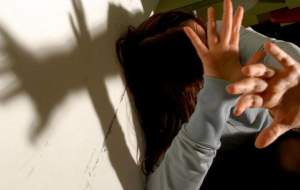 با خشونت خانگی در همسایگی مان چه کنیم؟