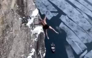 رکورد جهانی «پرش مرگ» شکسته شد!  <img src="https://cdn.jahannews.com/images/video_icon.png" width="16" height="16" border="0" align="top">