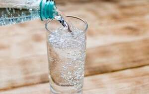 آب گازدار برای بدن مضر است؟