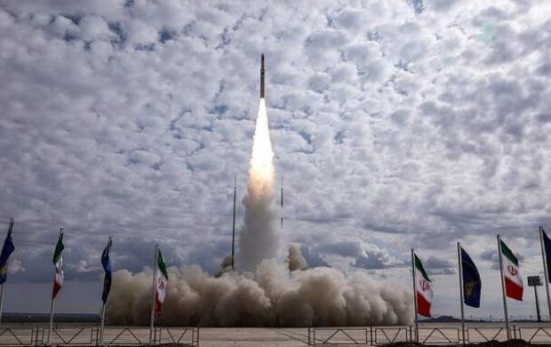 رکورد تازه در صنعت فضایی ایران/ پرتاب سه ماهواره داخلی با ماهواره‌بر بومی/ ماهواره «مهدا» به‌همراه دو نانو ماهواره «کیهان ۲» و «هاتف یک» همزمان به فضا پرتاب شدند
