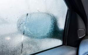 چگونه بخار گرفتگی شیشه اتومبیل را رفع کنیم؟