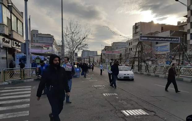 حضور مردم پیش از آغاز راهپیمایی ۲۲ بهمن