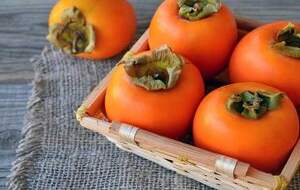 از مضرات خرمالو چه می‌دانید؟