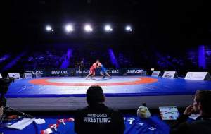 اهدای پاداش ۷۰۰ میلیونی به کشتی‌گیران