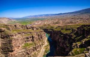 فیلم/ مکانی افسانه‌ای و حیرت‌انگیز در ایلام  <img src="https://cdn.jahannews.com/images/video_icon.png" width="11" height="10" border="0" align="top">