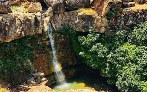 آبشاری زیبا در استان ایلام