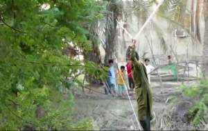 عبور سخت دانش‌آموزان چابهار از رودخانه  <img src="https://cdn.jahannews.com/images/video_icon.png" width="16" height="16" border="0" align="top">