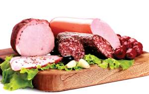 در ایران ۹۴ کارخانه تولید سوسیس و کالباس داریم