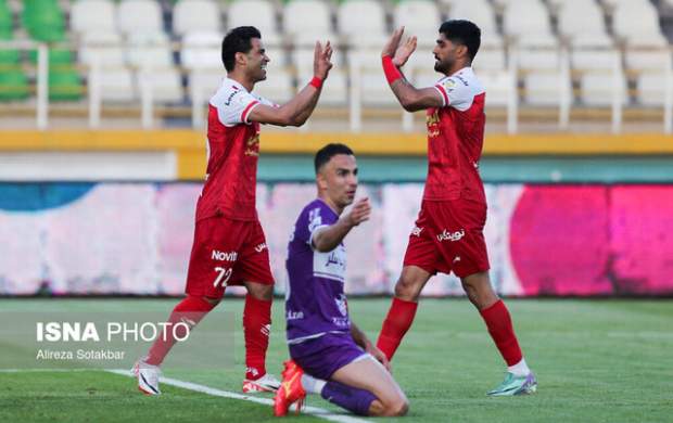 پرسپولیس بدون هوادار، هودار را برد و  صدرنشین شد