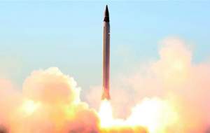 نیوزویک: ایران هیچ محدودیتی در تولید انبوه موشک‌های نقطه‌زن ندارد