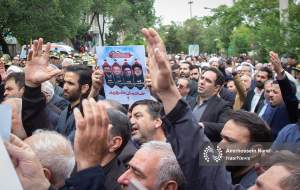 ازدحام مردم تبریز مقابل خانۀ شهید آل‌هاشم  <img src="https://cdn.jahannews.com/images/video_icon.png" width="16" height="16" border="0" align="top">