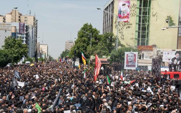 موج جمعیت بیرجندی‌ها در تشییع رئیس‌جمهور