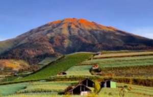 نمایی رویایی از یک آتشفشان در اندونزی  <img src="https://cdn.jahannews.com/images/video_icon.png" width="16" height="16" border="0" align="top">