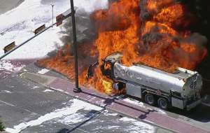 آتش‌سوزی مهیب تانکر حمل سوخت  <img src="https://cdn.jahannews.com/images/video_icon.png" width="16" height="16" border="0" align="top">