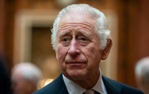 حمله به پرتره رسمی پادشاه انگلیس!  <img src="https://cdn.jahannews.com/images/video_icon.png" width="16" height="16" border="0" align="top">