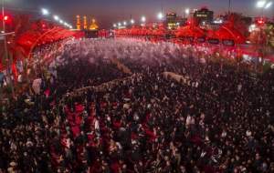 لحظه تغییر رنگ چراغ‌های بین الحرمین  <img src="https://cdn.jahannews.com/images/video_icon.png" width="16" height="16" border="0" align="top">