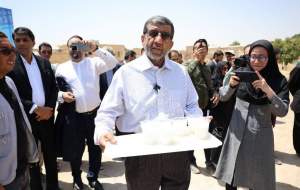 عذرخواهی ضرغامی از خبرنگاران با فالوده  <img src="https://cdn.jahannews.com/images/picture_icon.png" width="16" height="16" border="0" align="top">