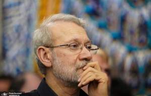 علی لاریجانی در حال غبارروبی +عکس  <img src="https://cdn.jahannews.com/images/picture_icon.png" width="16" height="16" border="0" align="top">