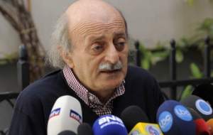 جنبلاط: دوشادوش حزب الله باقی می‌مانیم