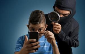 جاسوسی با گوشی هوشمند