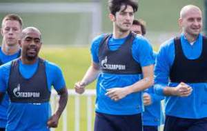 آزمون در کنار سوارز و کیتا