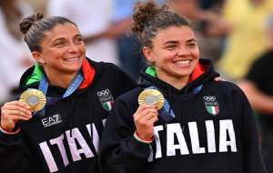 طلسم ۱۰۰ ساله ایتالیا شکسته شد