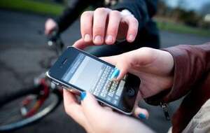 سرقت موبایل از بانوان پشت چراغ قرمز