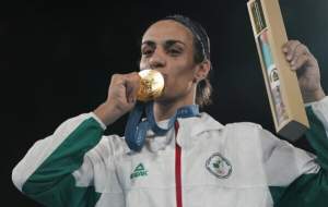 بوکسور جنجالی الجزایری به مدال طلا رسید