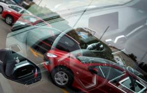 کاهش قیمت اطلس و دنا در بازار آزاد