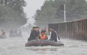 دیدار کیم جونگ اون با سیل‌زدگان  <img src="https://cdn.jahannews.com/images/video_icon.png" width="16" height="16" border="0" align="top">