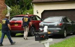 یورش اف‌بی‌آی به خانه تحلیلگر سیاسی