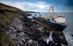 به گِل نشستن یک کشتی در قشم  <img src="https://cdn.jahannews.com/images/video_icon.png" width="16" height="16" border="0" align="top">