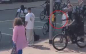 فیلم/ سرقت تلفن همراه در لندن  