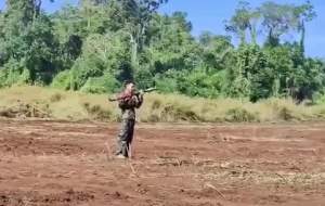 لحظه منفجر شدن سر یک سرباز(۱۸+)  