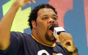 مرگ خواننده ۵۳ ساله روی صحنه کنسرت