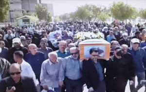 تشییع پیکر استاد محمد علی بهمنی در بندرعباس