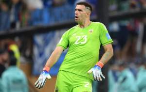 حمله گلر مشهور جهان فوتبال به دوربین  <img src="https://cdn.jahannews.com/images/video_icon.png" width="16" height="16" border="0" align="top">