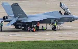 چین جنگنده جدید خود را آزمایش کرد