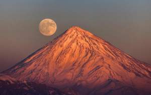 لحظۀ طلوع خورشید بر فراز قلۀ دماوند  <img src="https://cdn.jahannews.com/images/video_icon.png" width="16" height="16" border="0" align="top">